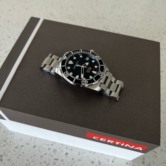 Certina DS Diver Stainless Steel Quartz Watch - Picture 8 of 12